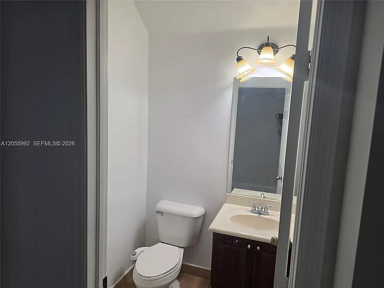 12745 SW 204th Ln — Photo 7