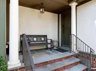 512 Warwick Ave, Teaneck, NJ 07666
