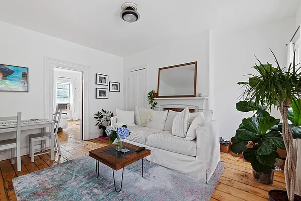 Rented by SPORN GROUP LLC | media 43