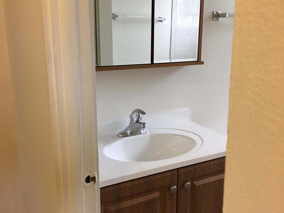 1st image of 632 E North Broadway St APT 4