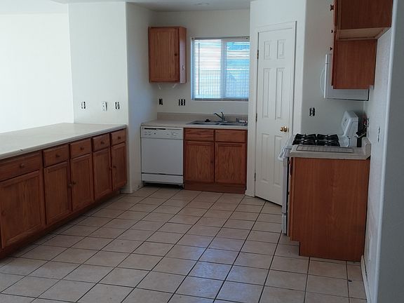 3rd image of 2823 Colorado Ave