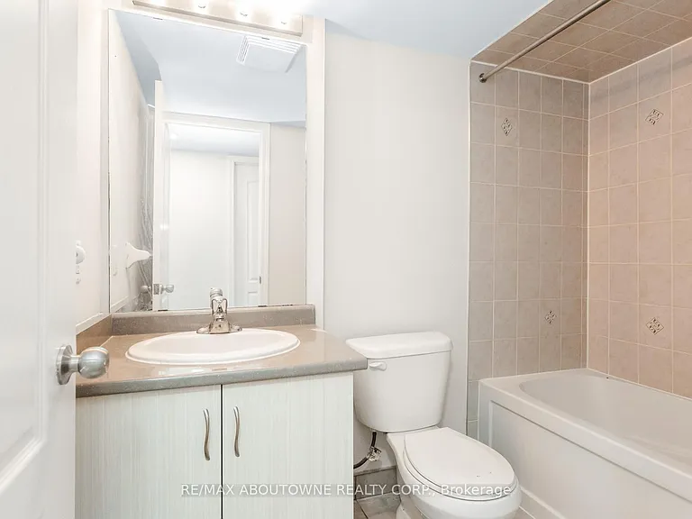 2441 Greenwich Dr #1 — Photo 36