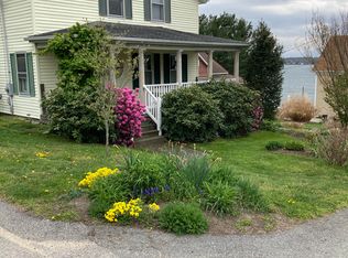 45 Seaconnet Ave FLOOR 2, Tiverton, RI 02878