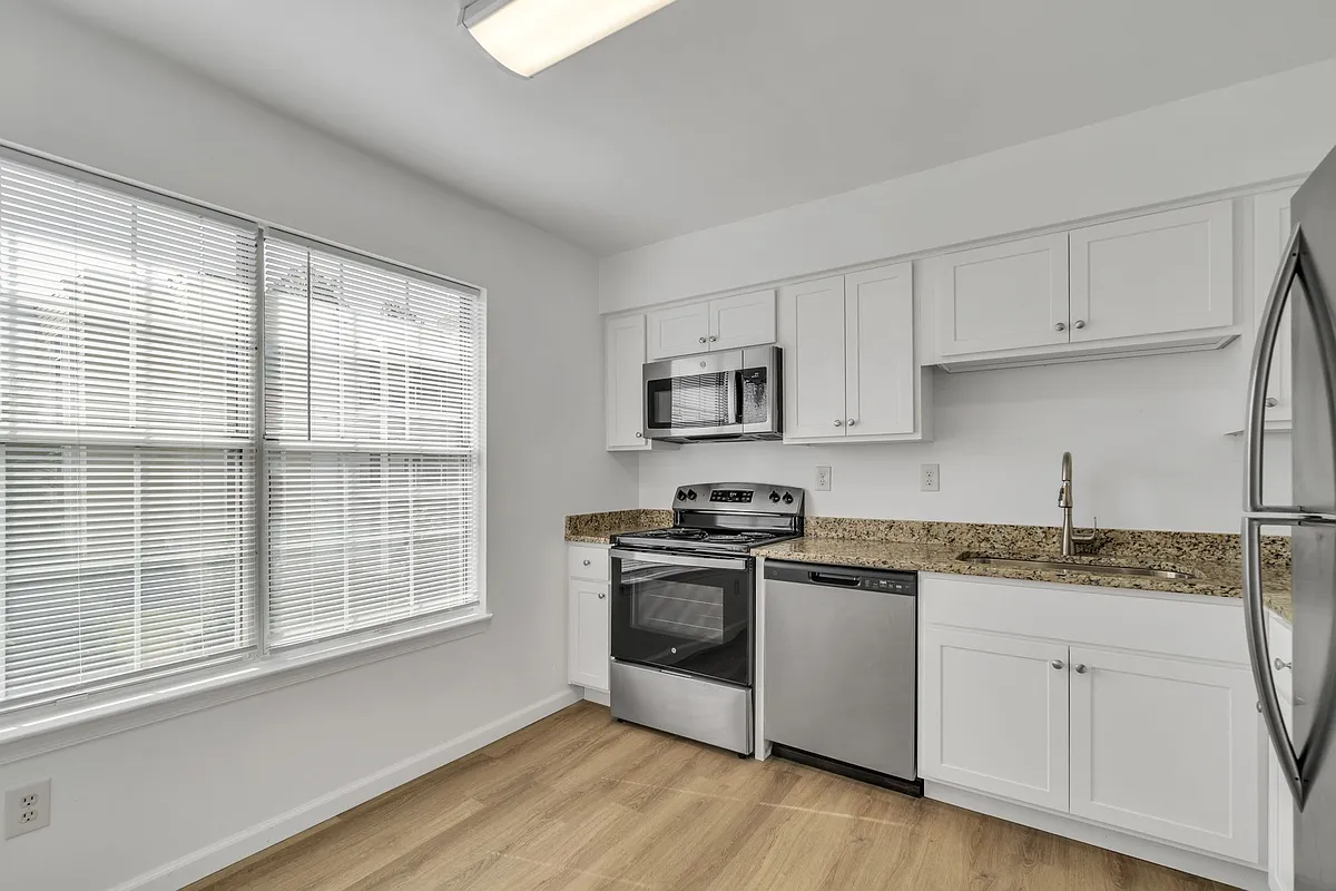 Building Photo - Amhurst III Apartments