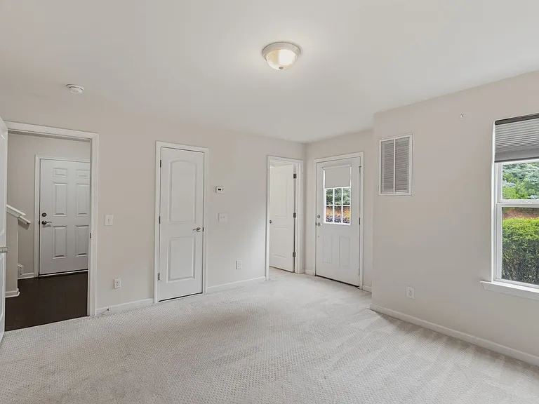 1502 Sharon Rd W — Photo 27