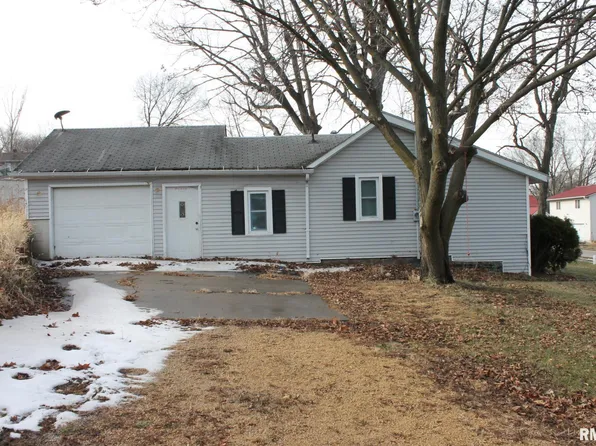 607 N Bluff St, Albany, IL 61230