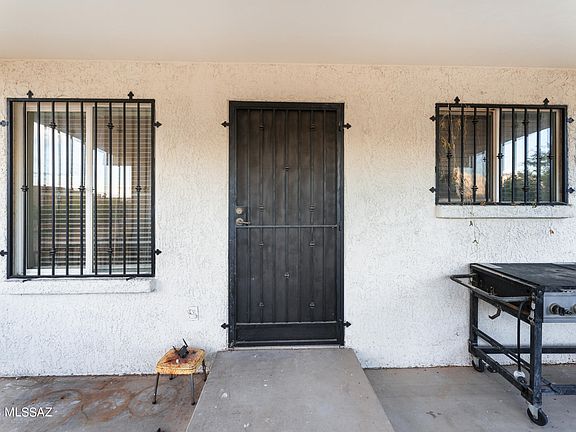 4th image of 6241 W Santa Paula St