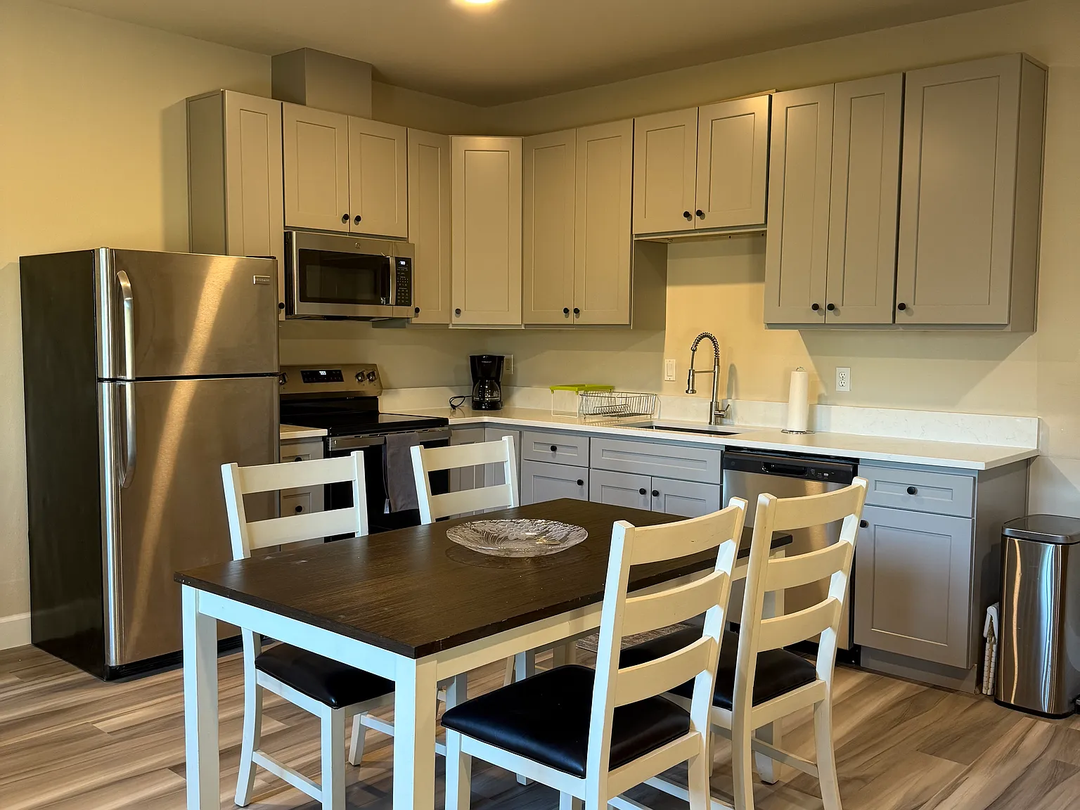 2 bed, 1100 sqft, $2,800 — Photo 2