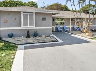 4538 Arthur St, Palm Beach Gardens, FL 33418