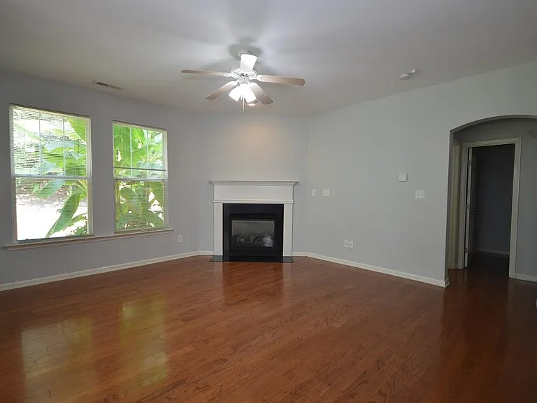 1507 Hinchliff Ct — Photo 8