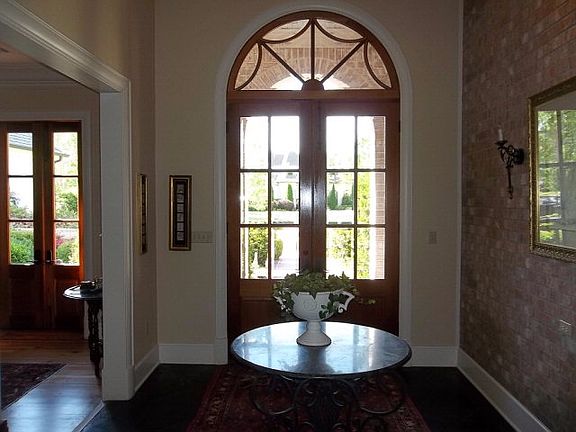 4th image of 427 Turnberry Ct