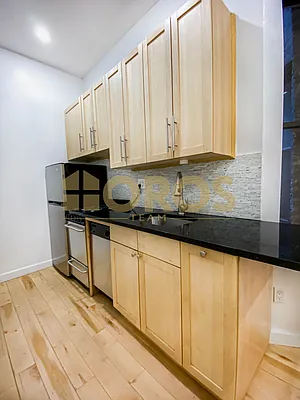 Rented by City Connections Realty | media 10