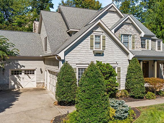 3rd image of 2550 Shady Meadow Ln