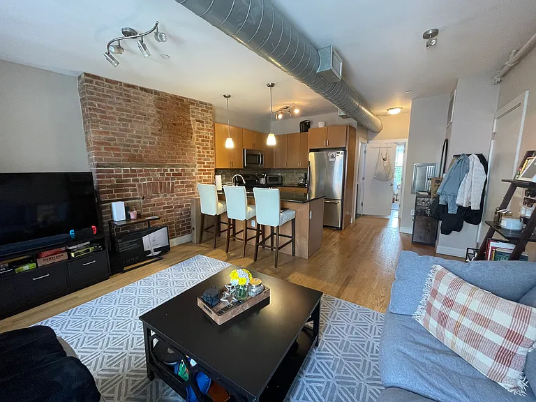 Living Room/Kitchen