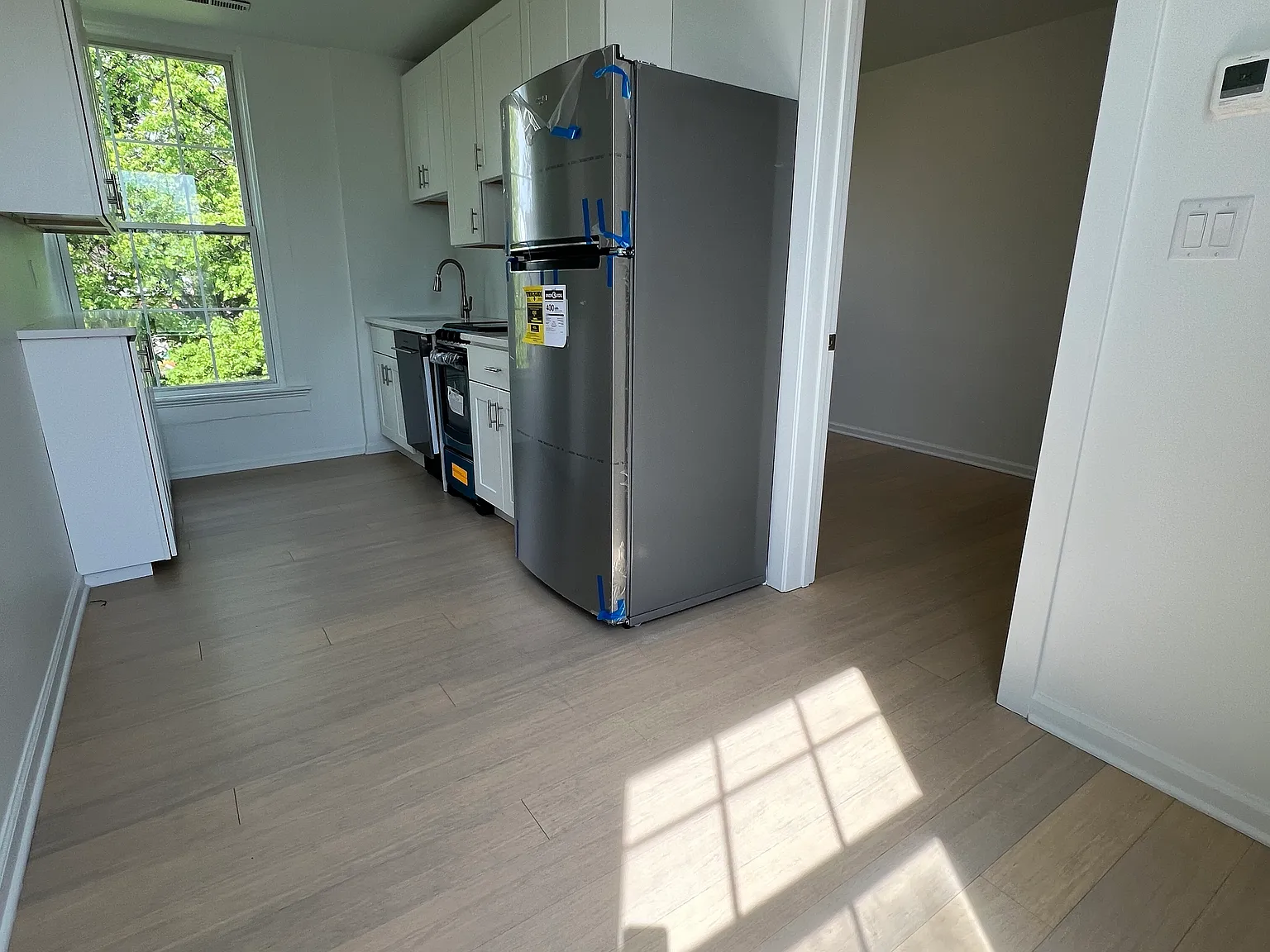 Brand new studio apartment in historic mansion — Photo 2