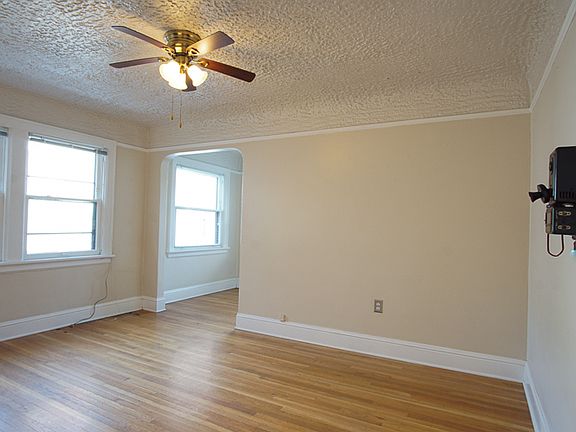 3rd image of 2267 NW Glisan St #205