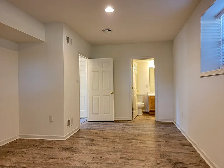 5206 Brook Dr — Photo 22