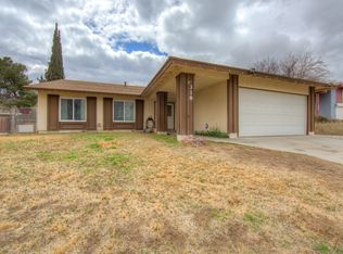318 E Avenue R12, Palmdale, CA 93550