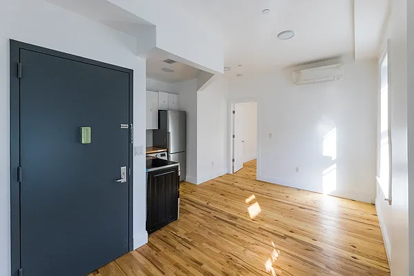 Rented by C2R Management LLC | media 21