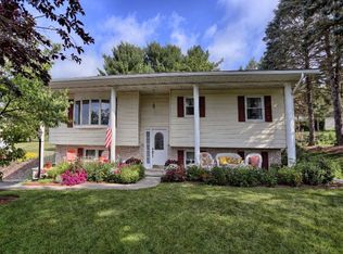 567 Summit Dr, Lewistown, PA 17044
