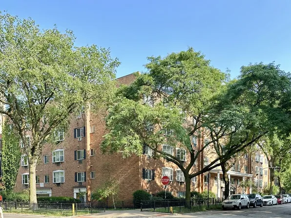 3828 N Pine Grove Ave #E03p, Chicago, IL 60613