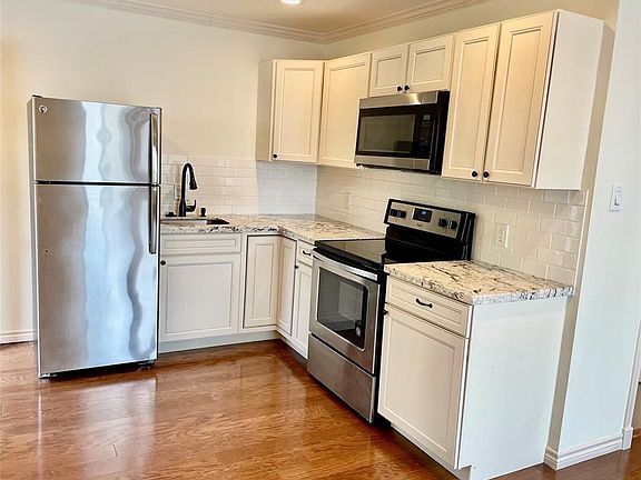 2nd image of 1332 W 21st St Unit A