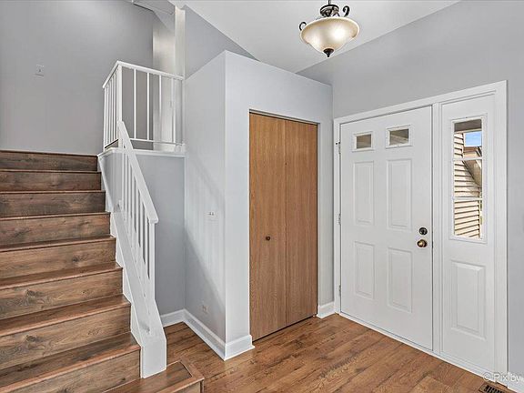 3rd image of 474 Cromwell Ct