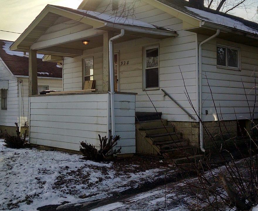 1st image of 928 Bradley Ave