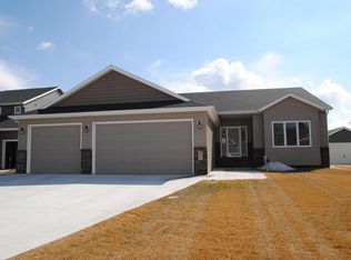211 36 1/2 Avenue Pl E, West Fargo, ND 58078