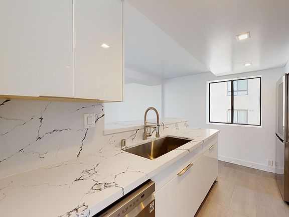 3rd image of 10535 Wilshire Blvd APT 703