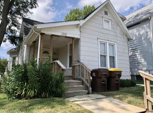 516 S Pine Ave, Freeport, IL 61032
