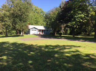 102 Willow Brook Rd, Hudson, NY 12534