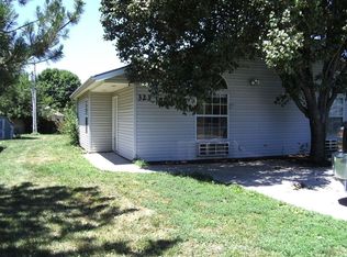 323-325 Washington St #323, Baldwin City, KS 66006