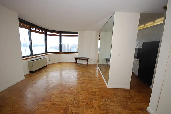 Rented by Luxury Habitat | media 44