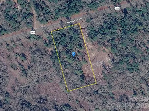 4233 Mount Misery Rd NE, Leland, NC 28451