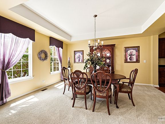 4th image of 233 Willington Way