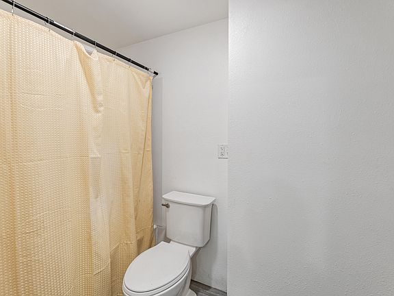 4th image of 1245 Ph St