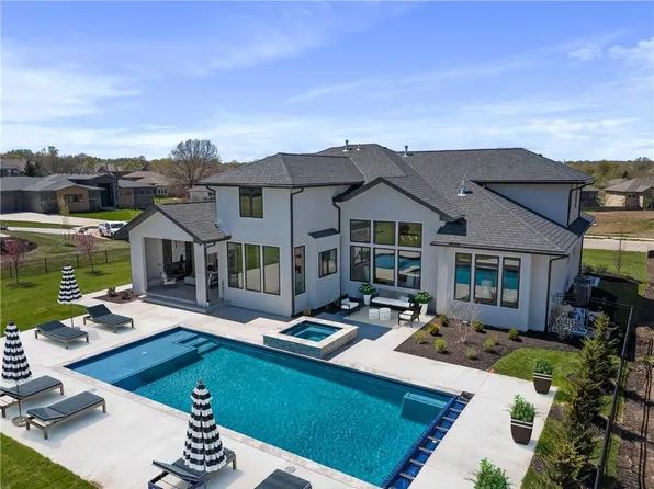 15521 Fontana St, Overland Park, KS 66224