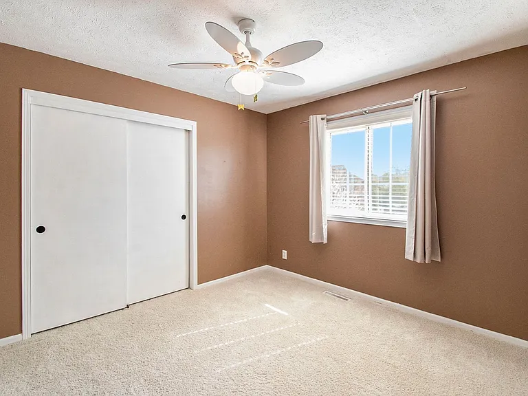 7202 S 155th Ave — Photo 7