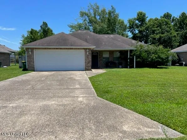 3116 N 5th St, Ocean Springs, MS 39564