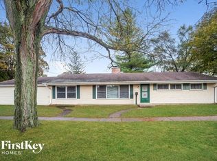 1430 W Park Ave, Libertyville, IL 60048