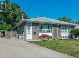 90 Billington Cres #2, Toronto, ON M3A2G6