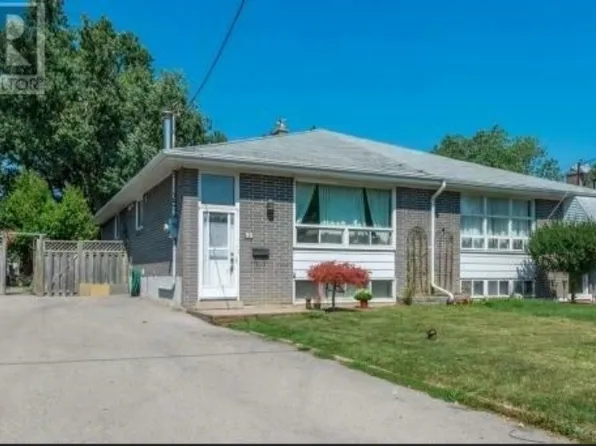 90 Billington Cres #2, Toronto, ON M3A 2G6