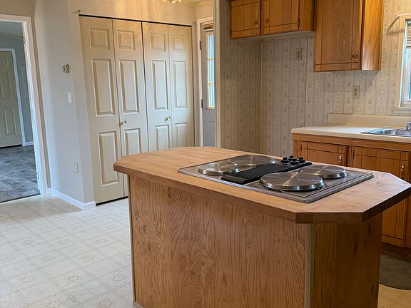 4th image of 60 Pine Ridge Rd #60