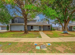 640 Ridgeline Dr, Hurst, TX 76053