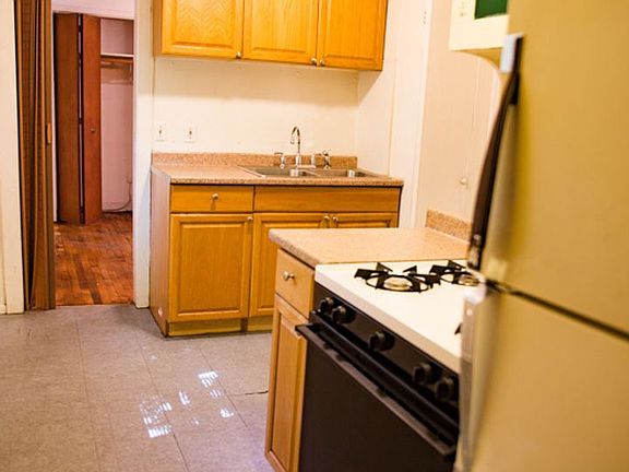 5th image of 1082 11th Ave SE #14519616