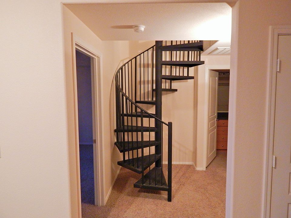 2nd image of 987 W Washington St APT 421