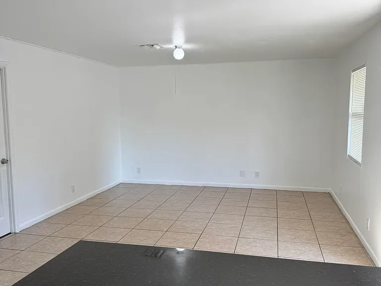 4356 Maine St #3 — Photo 17