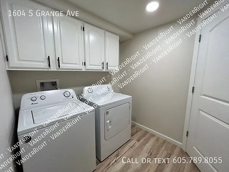 1604 S Grange Ave — Photo 8
