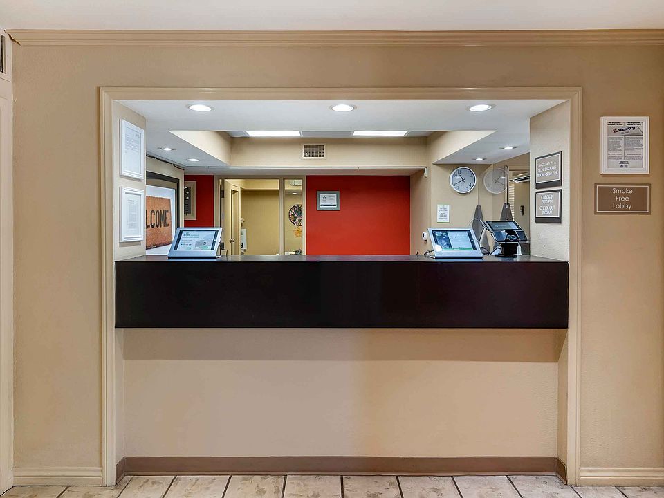 Lobby and Guest Check-in
